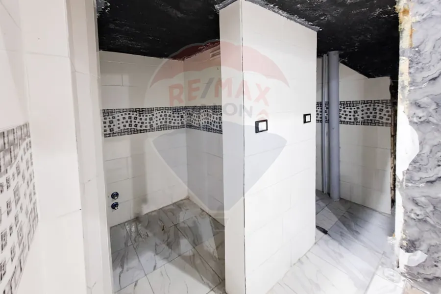 محل للبيع 110 م ميامي (ش العيسوي الرئيسي)