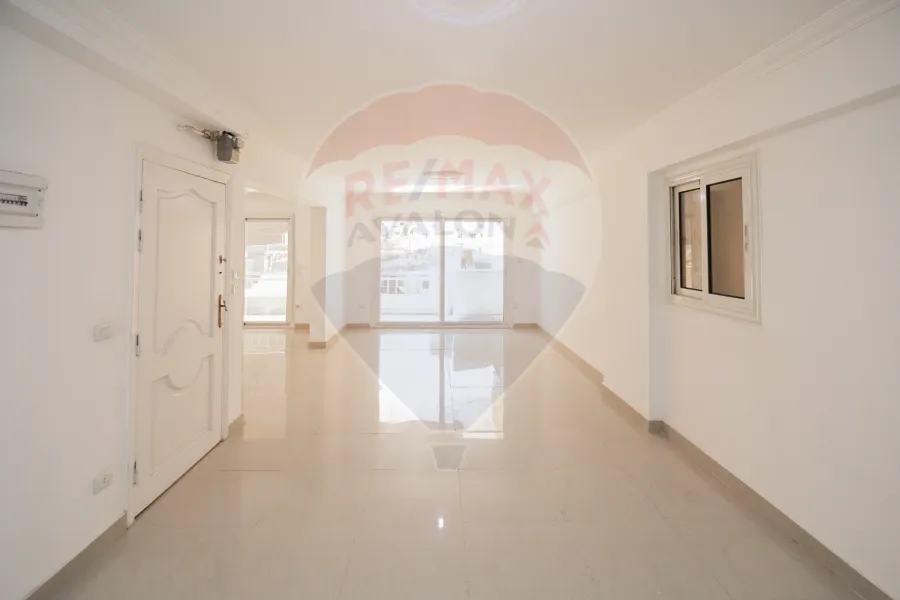 Apartment for sale 200 m Ibrahimia (second number from the sea)
