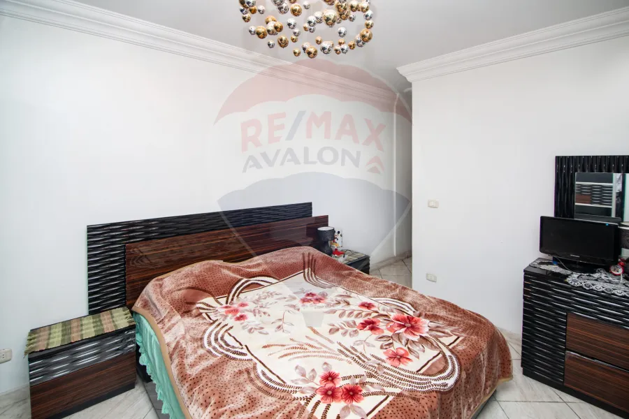 Apartment for sale 159 m Moharam Bek (Suiz Canal st. - brand building)