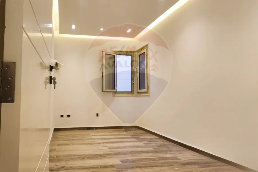 شقه للبيع 138 م  سموحه ( كومباوند حدائق السرايا )