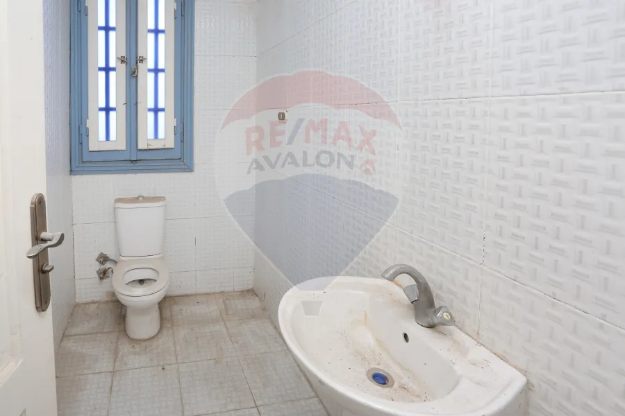 Administrative office for rent 60m Al-Mansheya (Othman Abaza St. - Al Sabaa Banat)