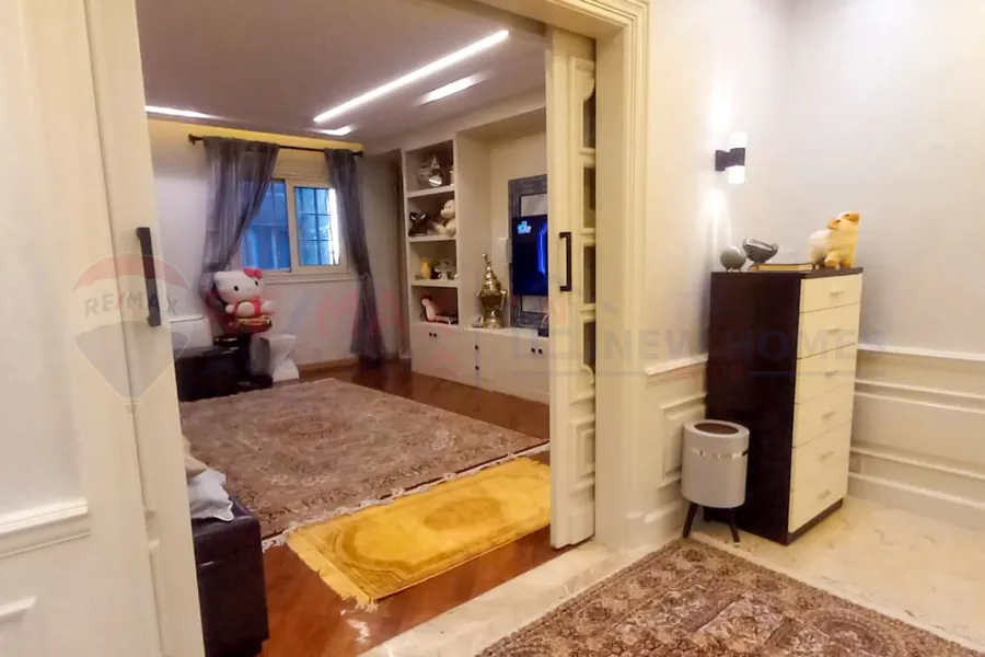 شقة للبيع 270 م سموحة (ش البرت الأول)