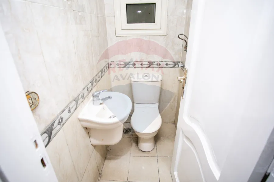 مقر إدارى دوبلكس للإيجار 210م ستانلى (متفرع من البحر)