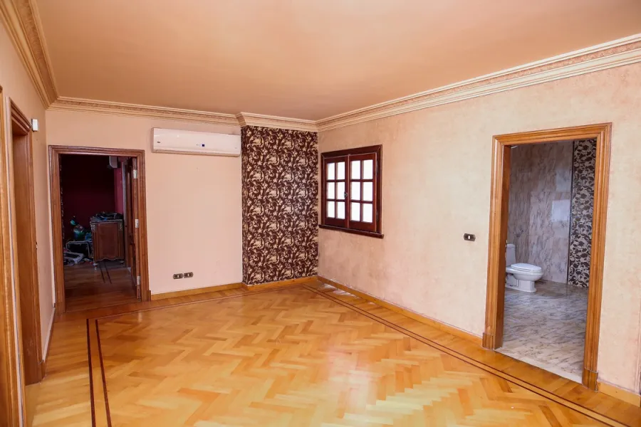 شقة للايجار 300م ستانلى (ش عبد العزيز فهمى)