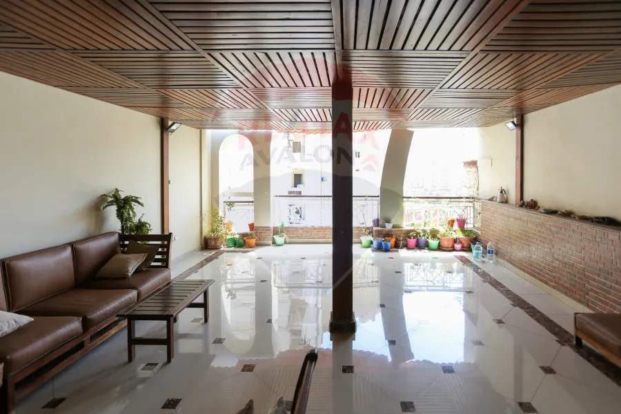 شقة للبيع 230 م + 48 م تراس  سموحة (حي الفيلات - عمارة براند)