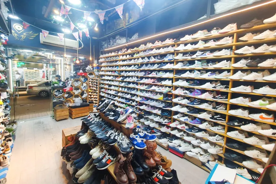 Shop for sale 27 m Janakles (Mortada St. - steps from Abu Qir St.)