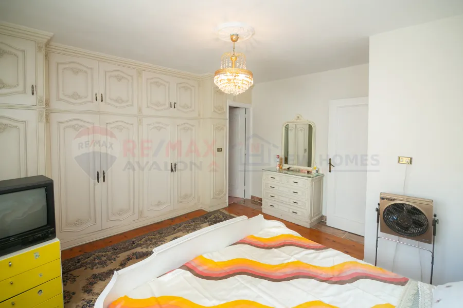 شقة للبيع 220 م سموحة (متفرع من ش مصطفى كامل)