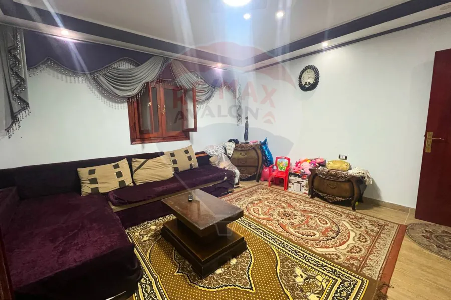 شقة للبيع 130 م محرم بك ( ش يكن)