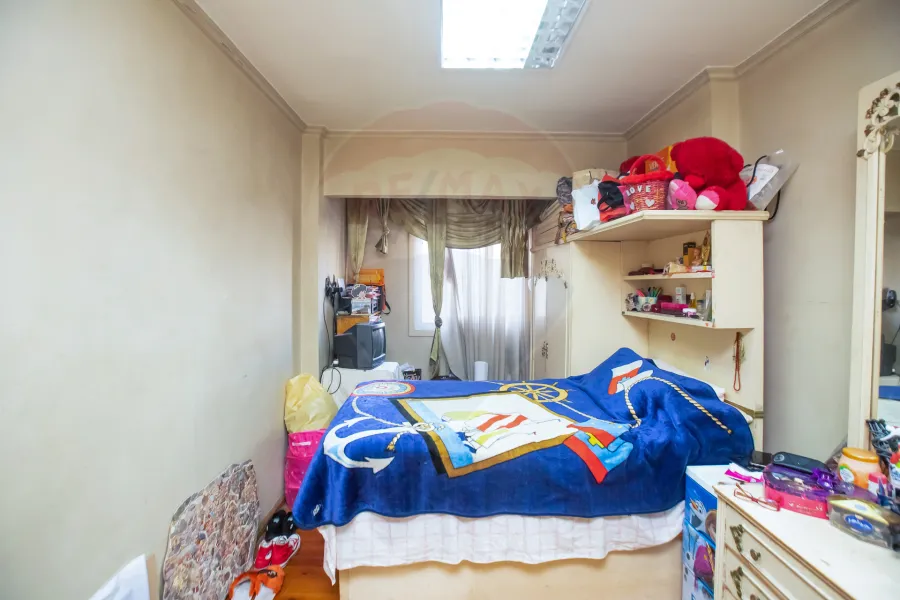 شقة للبيع 105م رشدي (ش احمد شوقي)