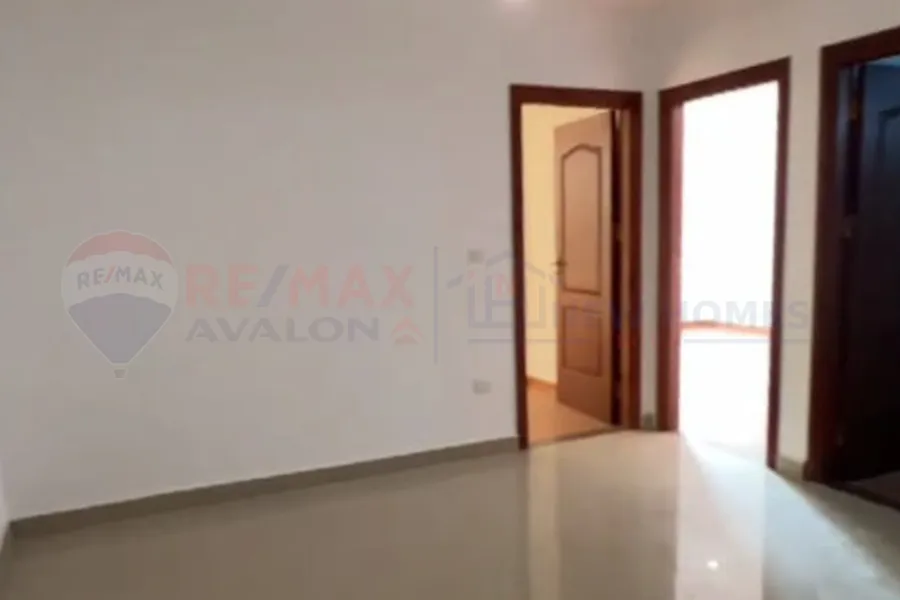 شقة للايجار 235 م لوران (ش شعراوي)