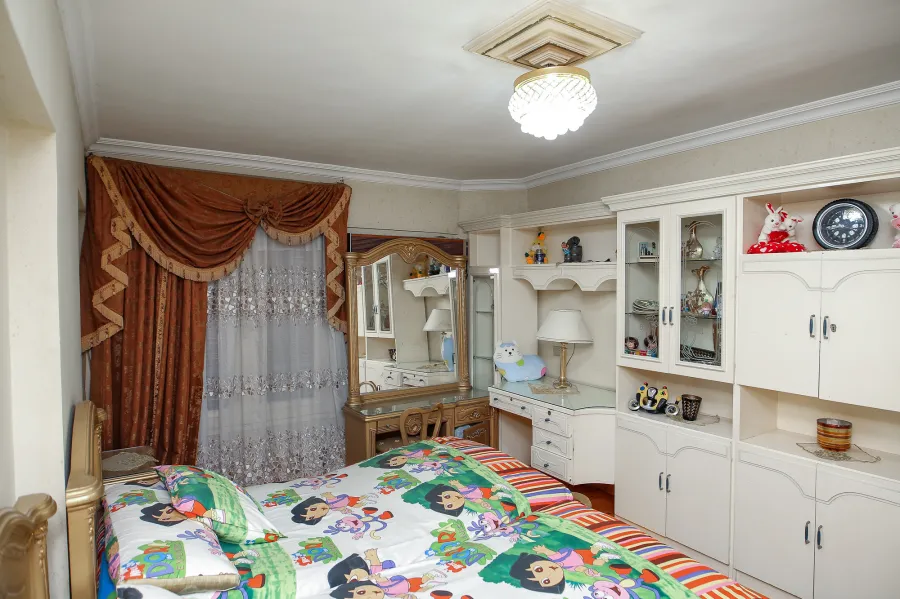 شقة للبيع 300م سموحة (ش زكى رجب الرئيسى)