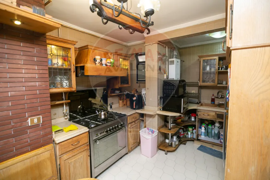 شقة للبيع 250 م ستانلى (ش رشدى باشا-خطوات من البحر)