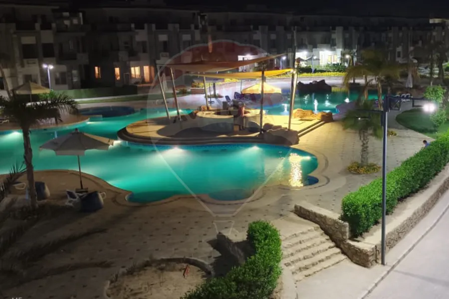 شاليه أرضي + جاردن للبيع (قرية سيسليا لاجونز - سيدى حنيش) 100 م + 35 م جاردن