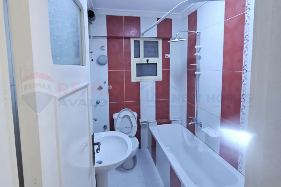 شقة للبيع 134 م محرم بك (كمباوند محرم باشا)