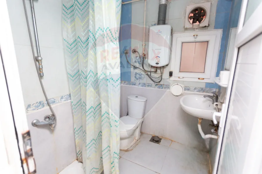 شقة للبيع 130 م سيدي بشر (علي البحر مباشرة)