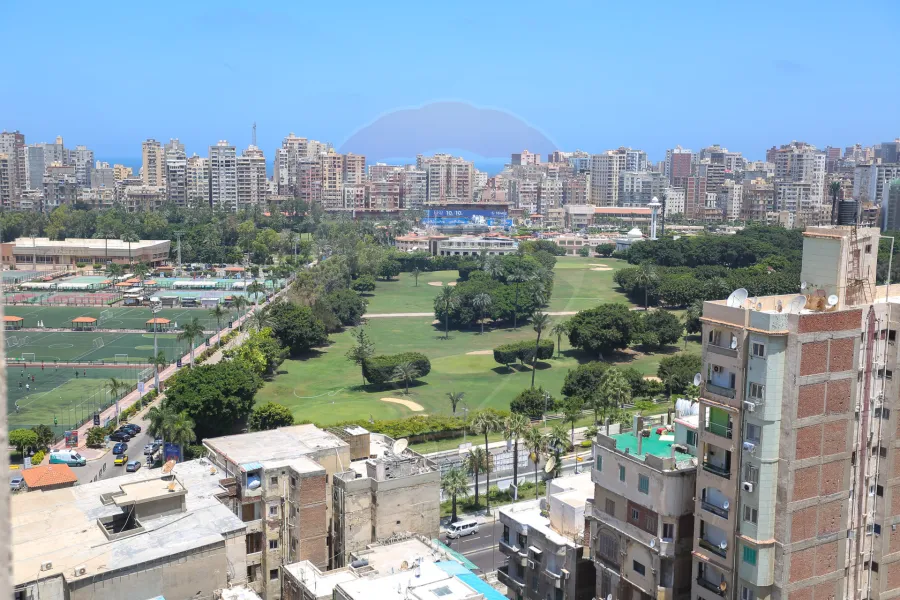 شقه للبيع 110م سبورتنج (فيو نادى سبورتنج - خطوات من ش ابوقير الرئيسي)