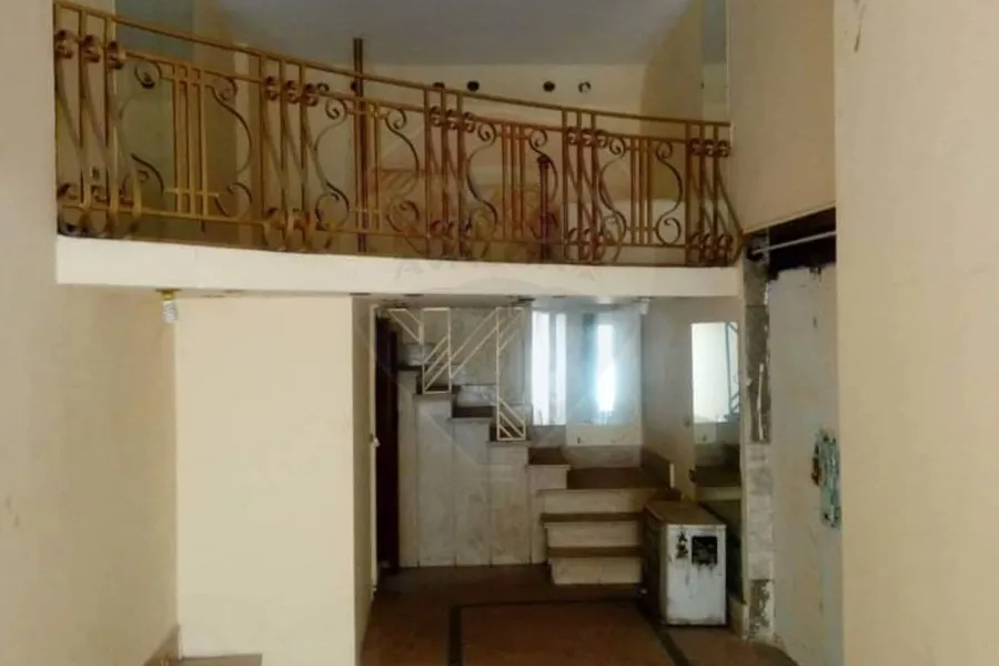 Shop 33 m + 8 m Up floor for rent Zizinia (directly Abu Qir St - near Yahya Mosque)