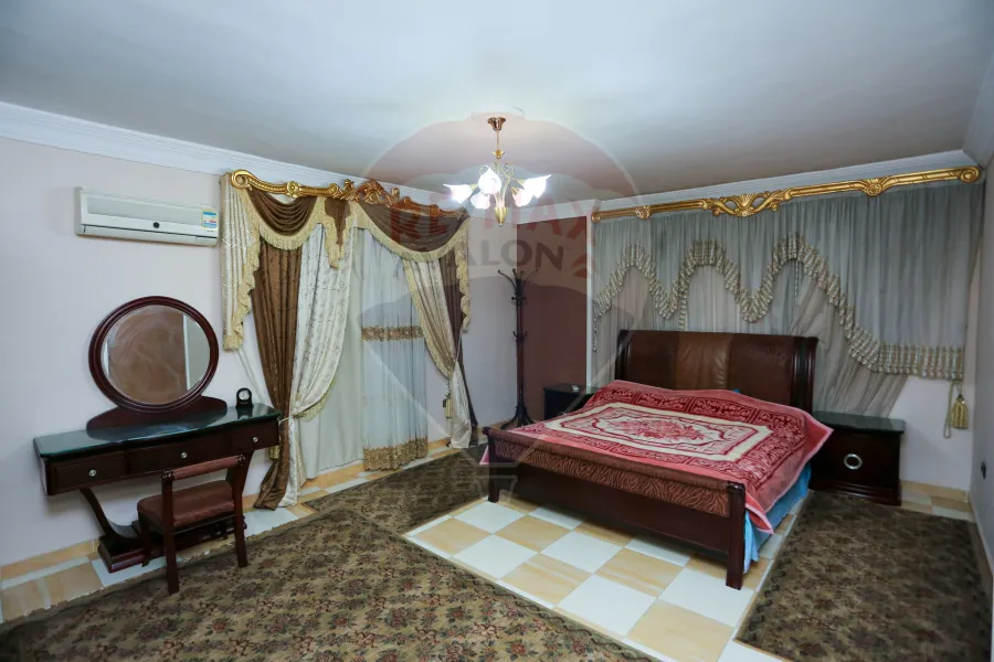 شقة للبيع 208 م رشدي (ش عبد العزيز عجمية)