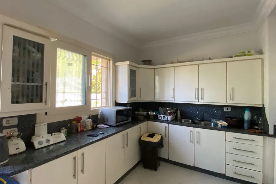 فيلا ستاند ألون كورنر (هاسيندا باي - سيدي عبد الرحمن) 1400 م + 1000 م جاردن - صف تاني بحر - 44,000,000 ج