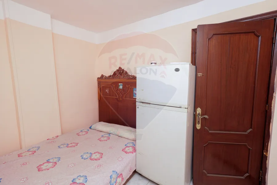 شقة للبيع  120 م  ميامي (متفرع من ش جمال عبد الناصر)