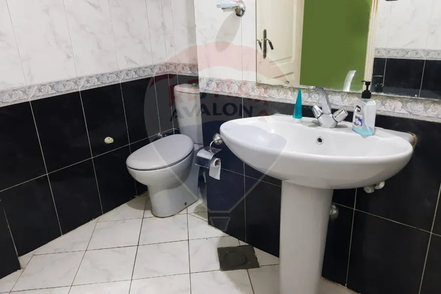 شقة للبيع 215 م فيكتوريا ( ش الجلاء )