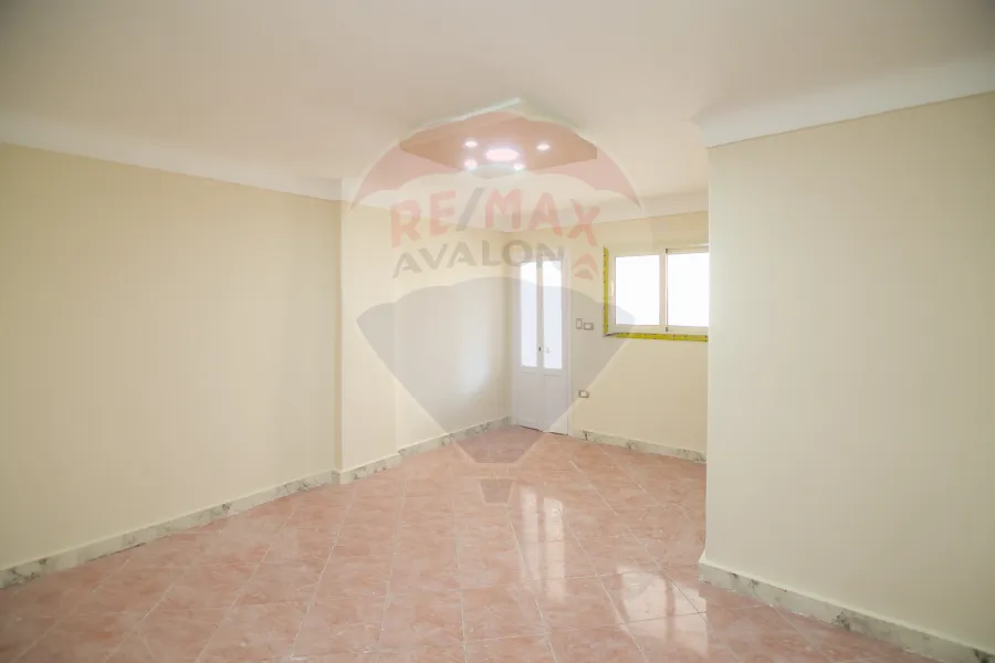 شقة للبيع 140 م  سيدي بشر (ش خالد بن الوليد)