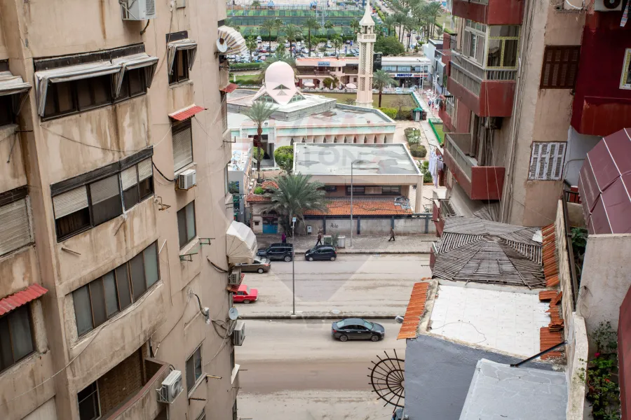 شقه للبيع 160 م سموحة (ش مصطفي كامل)