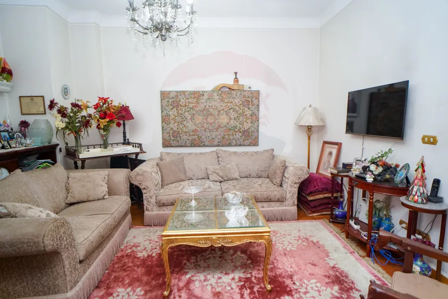 شقة للبيع 170 م لوران (ش عبد السلام عارف)