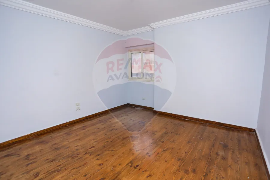 Apartment for sale 270 m Smouha (El Villat Distrect-steps from fawzia's palace