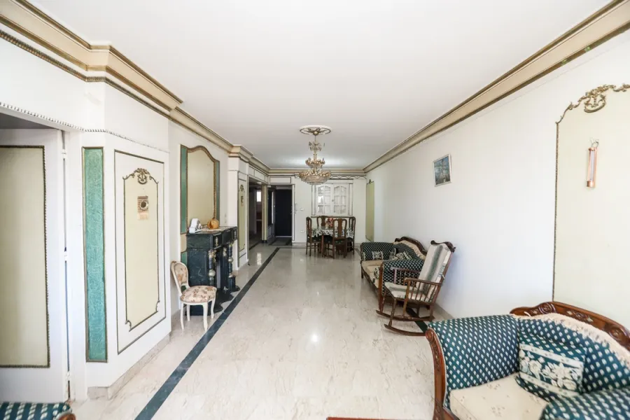 Apartment for sale 185m Al-Azarita (Near To Tram station)