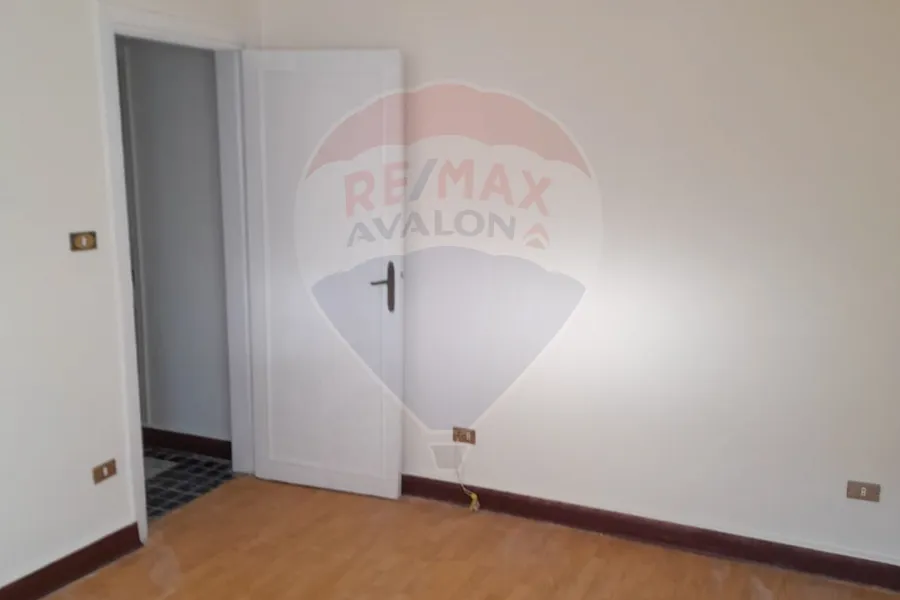 شقة للايجار 120 م مصطفي كامل (عمارات الضباط)