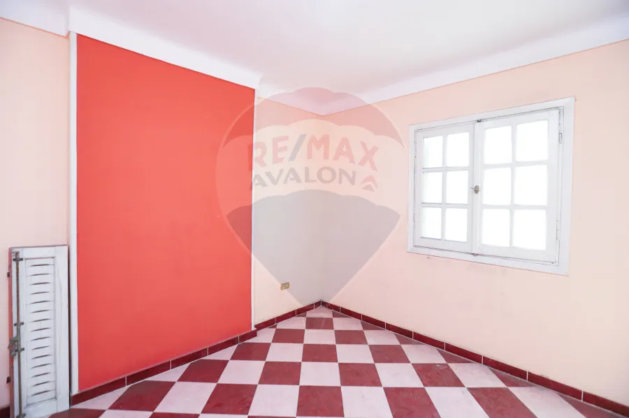 شقة للبيع 220 م ميامي (  خطوات من البحر )