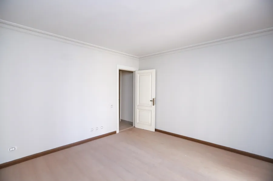 Apartment For Sale 300 m Smouha (Fawzi Moaaz St.- Seif Building)