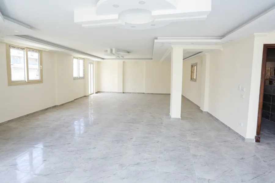 شقة دوبلكس مسجلة شهر عقارى للبيع 400 م لوران (ش شعراوى علي الترام مباشرة)