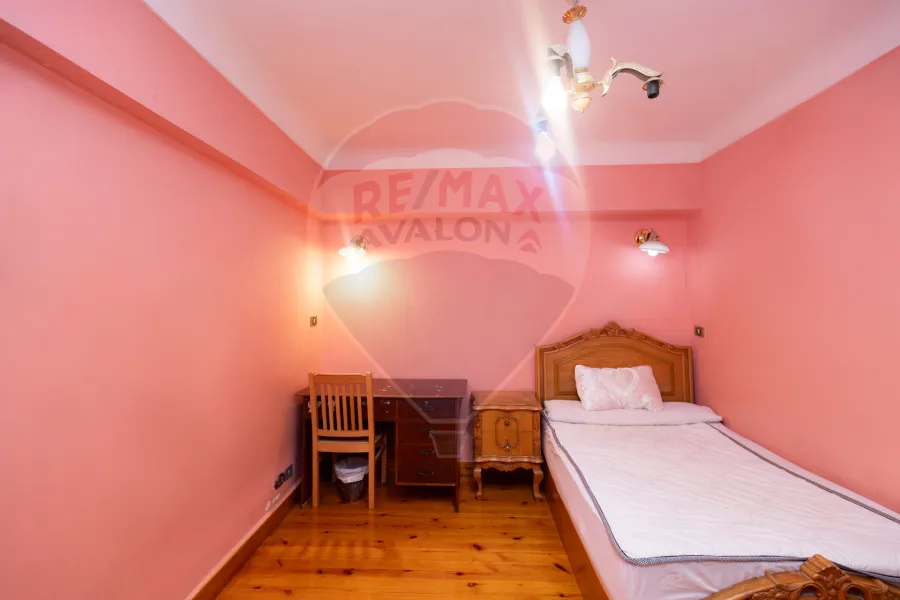 شقة للايجار المفروش 195 م سموحة (ش بهاء الدين الغتوري)