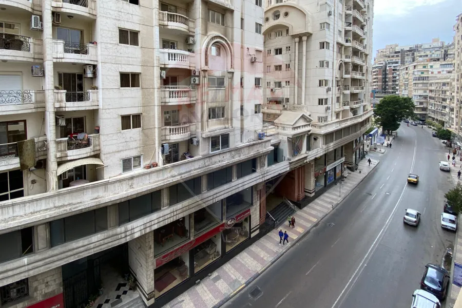 شقة للايجار 172 م مصطفى كامل (أمام كيروسيز مول)