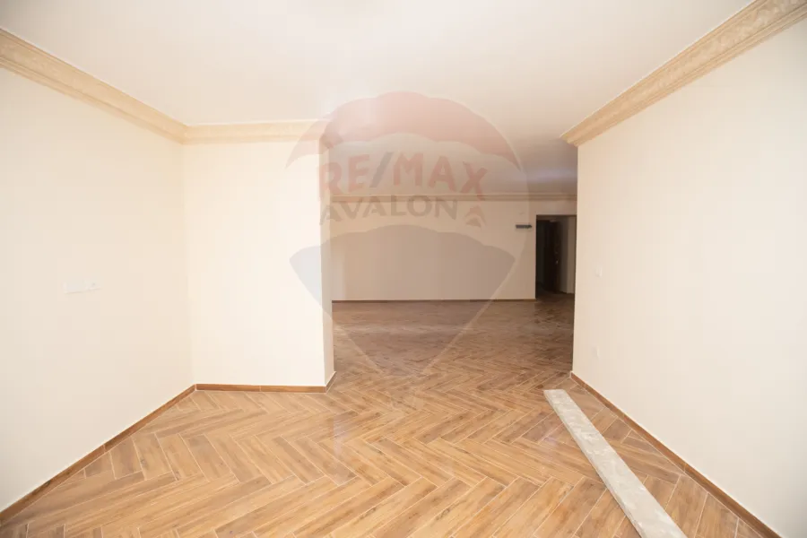 شقة للبيع 240 م مصطفى كامل (على الترام مباشرة) - أول سكن - شقة ناصية