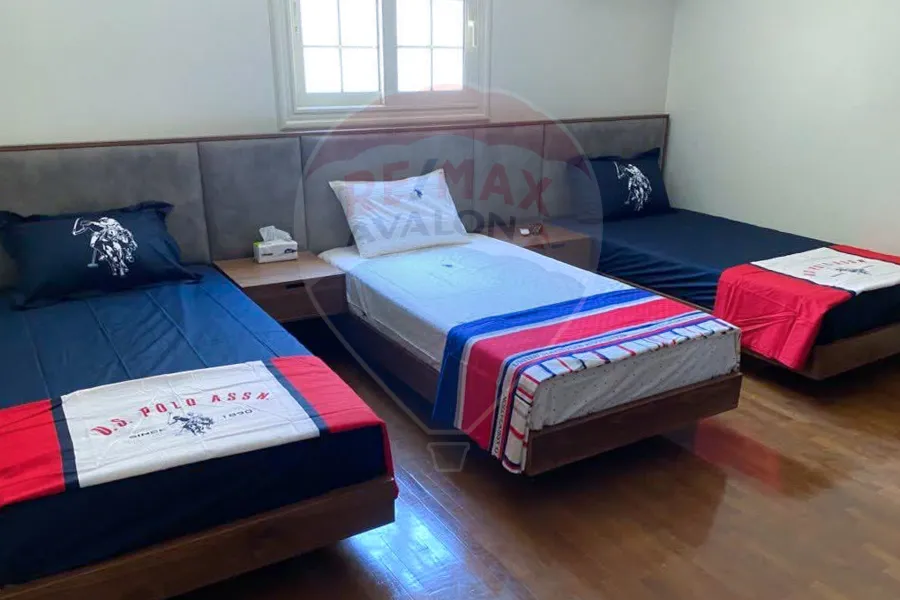 شقة للبيع 365 م سموحة (ش فوزي معاذ  - برج براند)