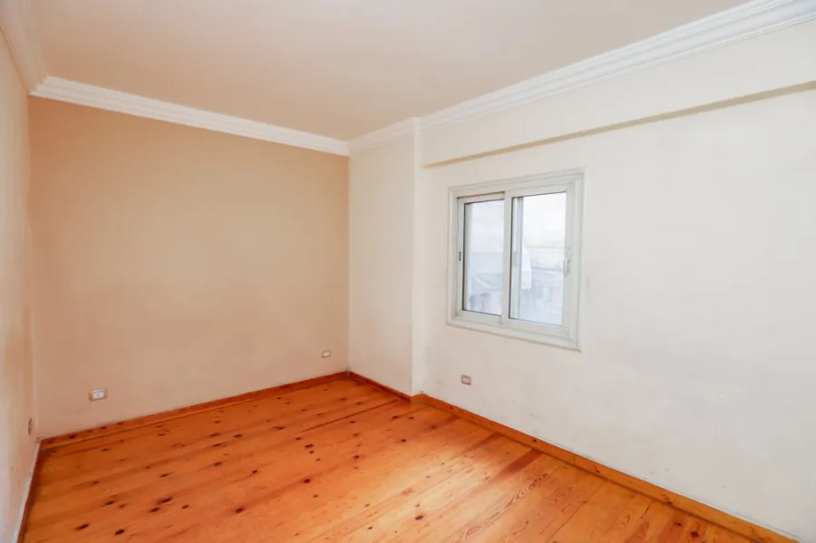 شقة للبيع 276م سموحة - العمارة على ش فوزى معاذ الرئيسى