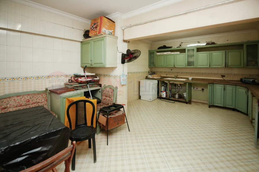 شقة للبيع 580 م جليم (على البحر مباشرة ) - فيو كامل علي البحر مباشرة