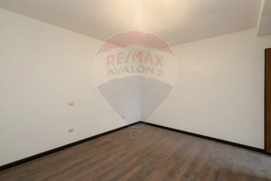 Apartment for sale 193 m Louran (directly on the tram - Brand Building)
