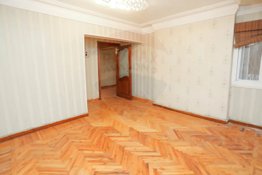 شقة للبيع 285 م لوران (ش عبد السلام عارف)