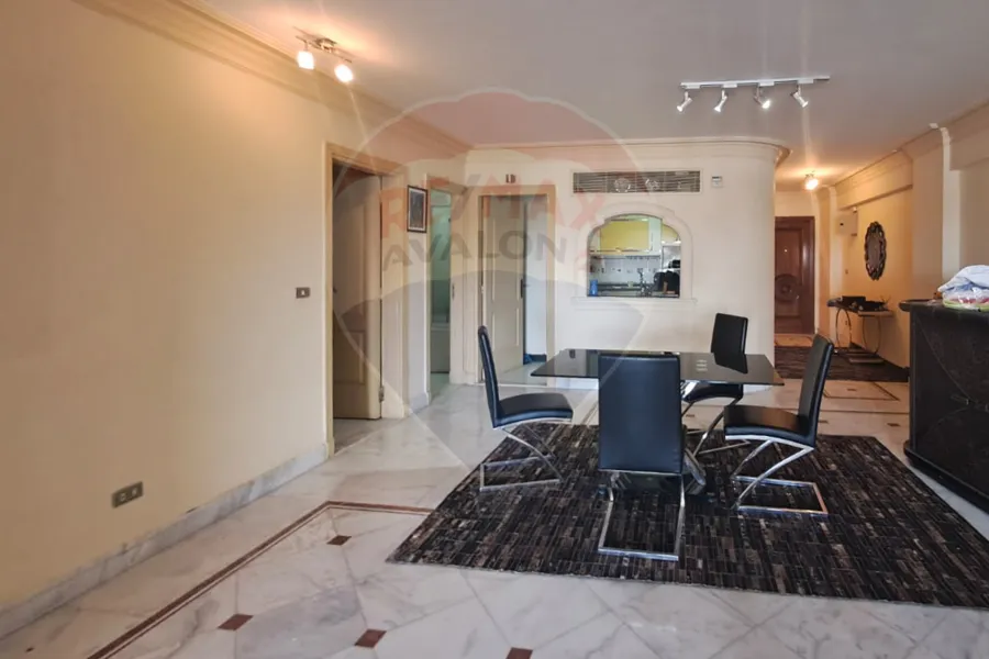 شقة للإيجار المفروش 200 م سموحة (ش فوزي معاذ