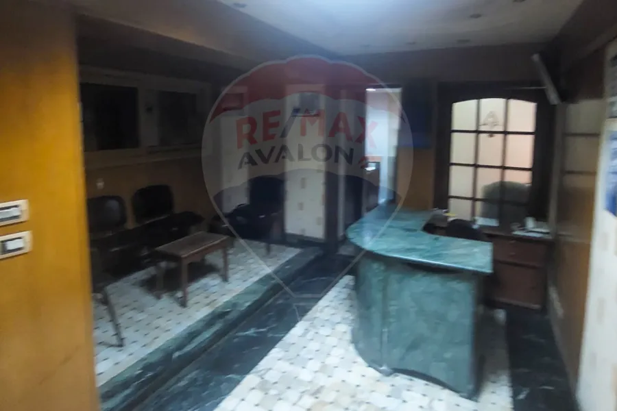 شقة للبيع 200 م رشدي (علي الترام مباشرة)