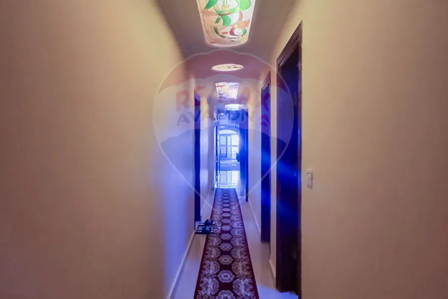 شقة للبيع 215 م كليوباترا (علي البحر مباشرة)