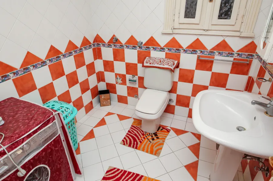 شقة للبيع 300م سموحة (ش زكى رجب الرئيسى)