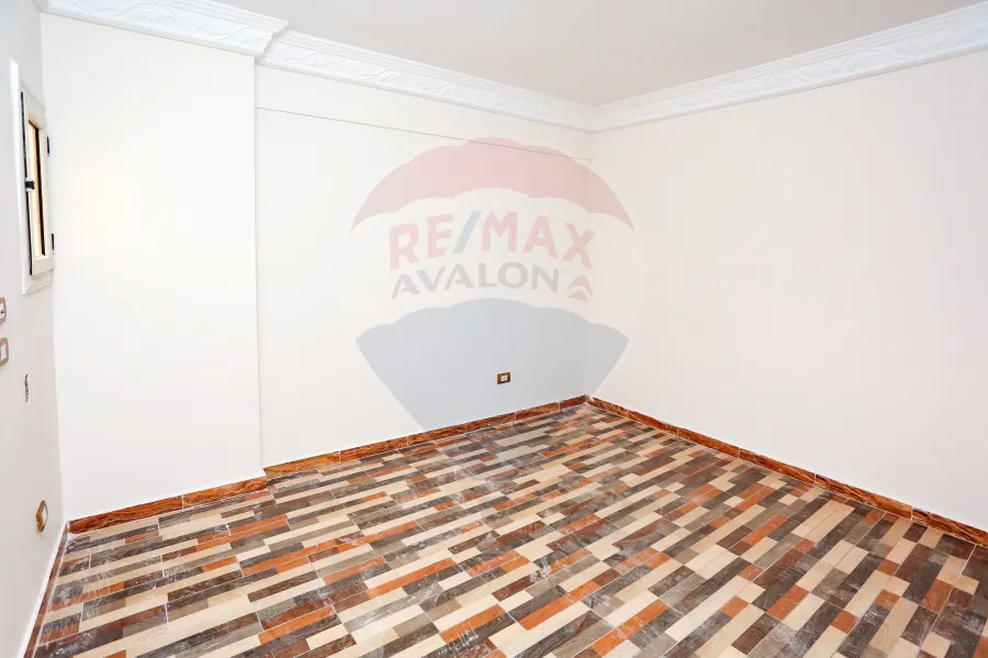 دوبلكس للإيجار  300 م سموحة (ش بهاء الدين الغتوري - خطوات من فوزي معاذ)