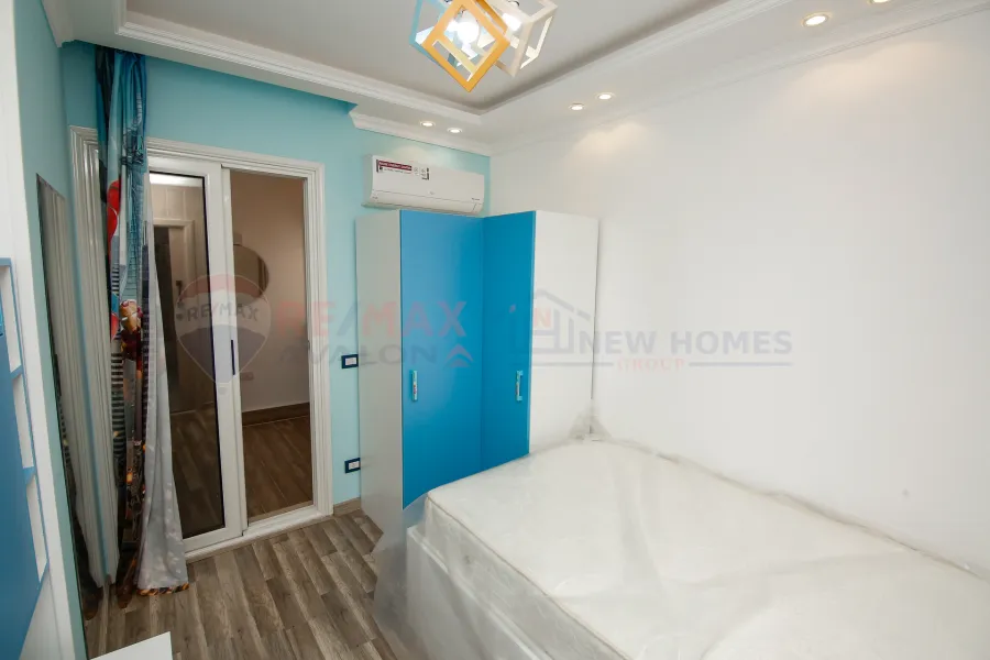 Apartment for sale 190 m Al-Mamoura ( steps from the sea )