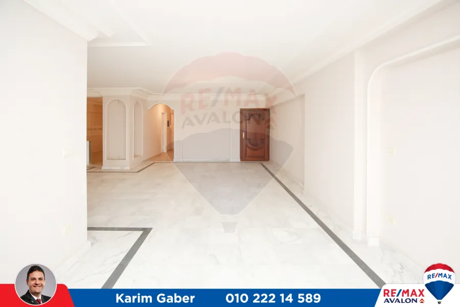 شقة للبيع 270م سموحة (منطقة الفيلات)