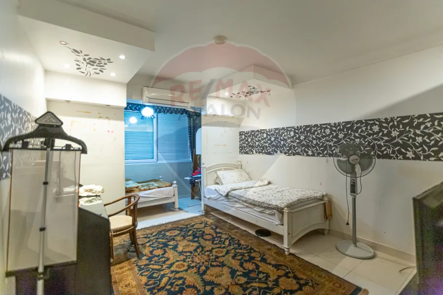 شقة للبيع 197 م سموحه ( امام كوبرى كليوباترا )